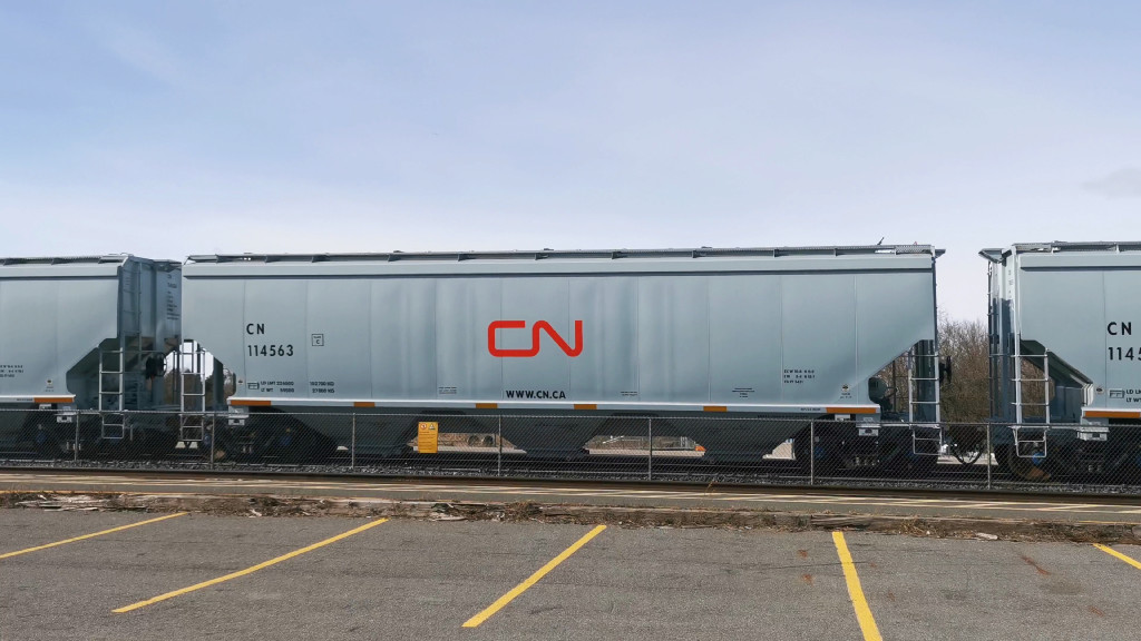 CN 114563